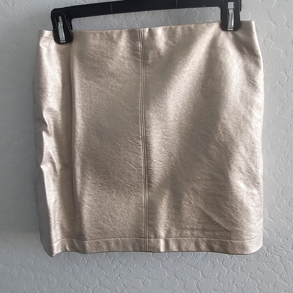 Small metallic pink Hollister skirt